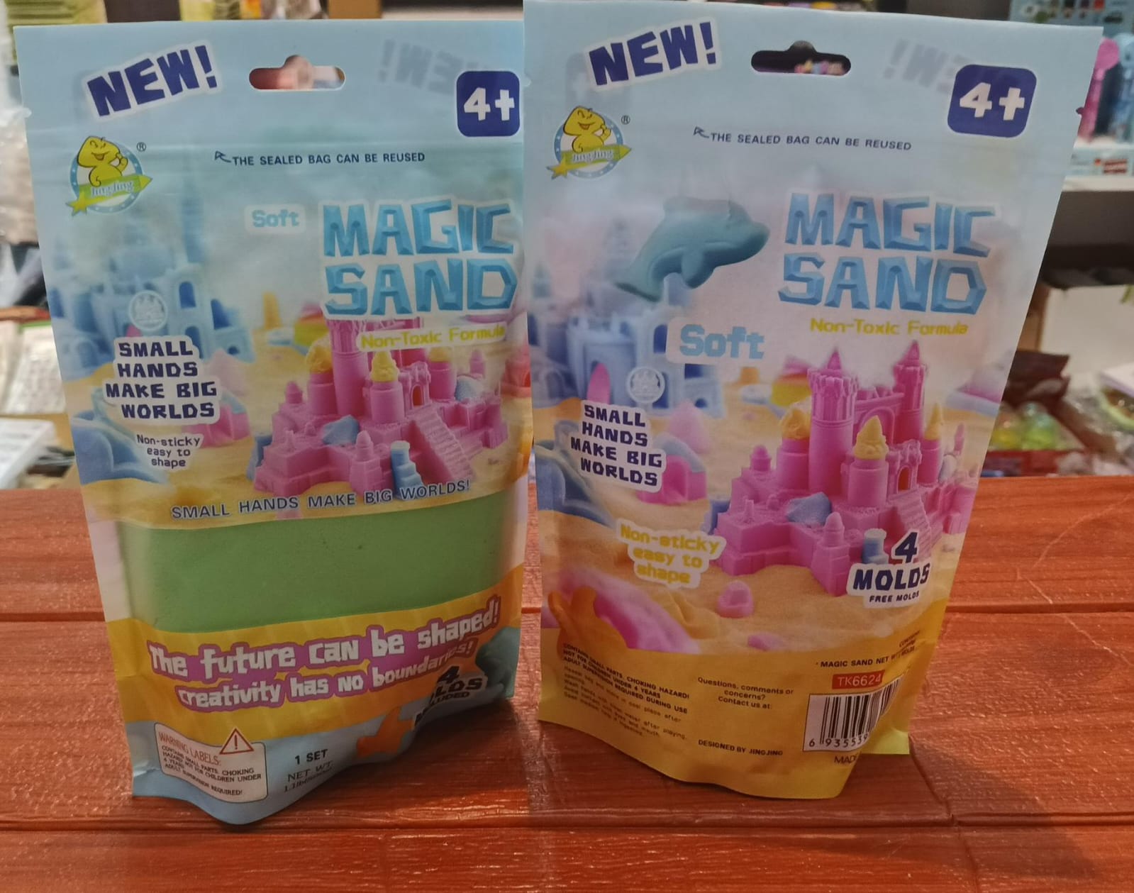 Magic Sand – Soft Non-Toxic Play Sand with 4 Molds